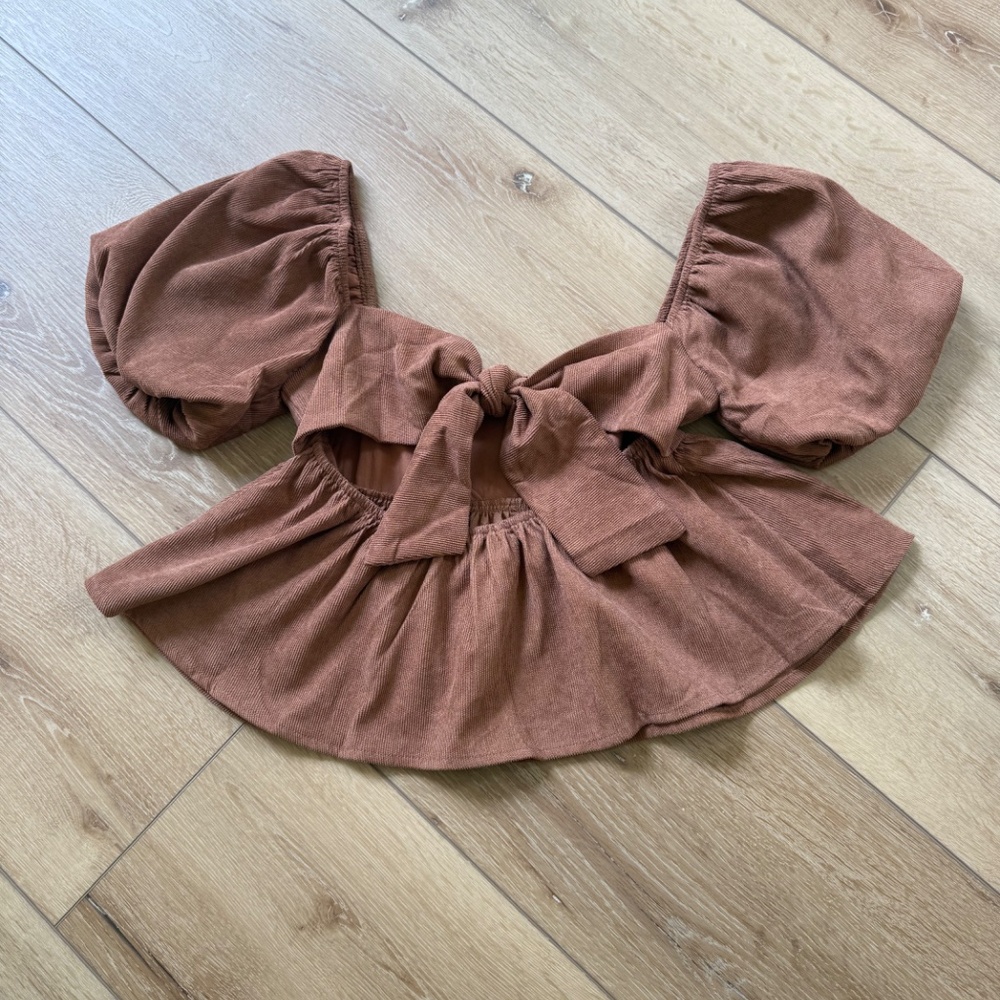 Francesca's Women's Short Sleeve Tie Back Top - Picture 2 of 5